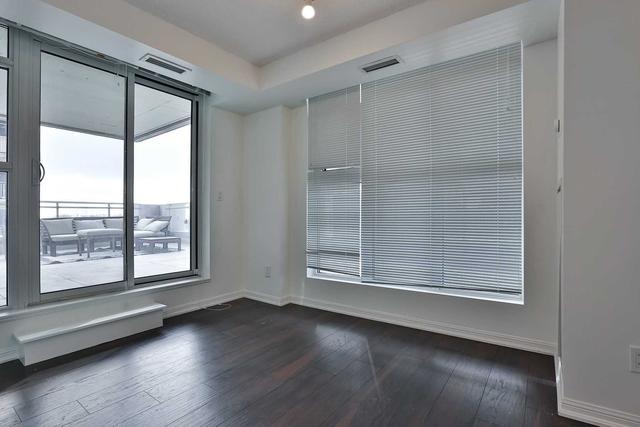 809 - 35 Bastion St, Condo with 2 bedrooms, 2 bathrooms and 2 parking in Toronto ON | Image 9