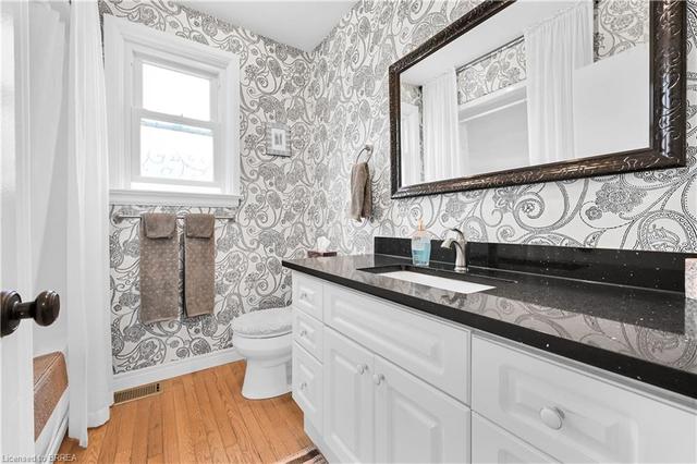 68 Devon Street, House detached with 2 bedrooms, 2 bathrooms and 2 parking in Brantford ON | Image 14