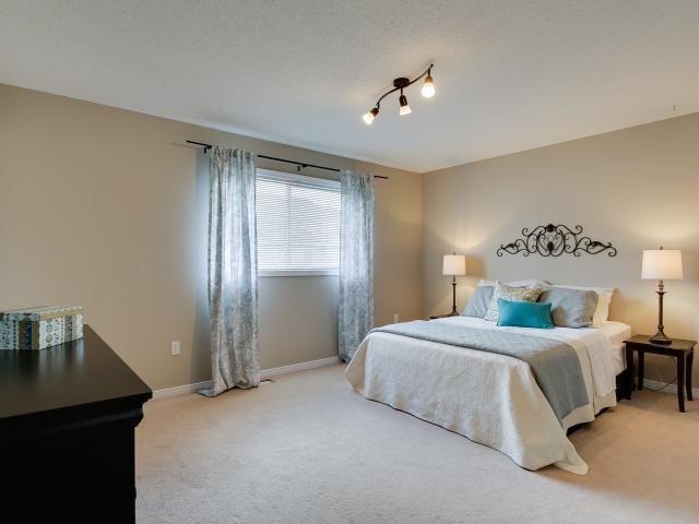 1302 Cartmer Way, House attached with 3 bedrooms, 3 bathrooms and 1 parking in Milton ON | Image 9