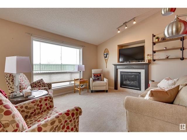 2121 Garnett Pl Nw, House detached with 4 bedrooms, 3 bathrooms and 4 parking in Edmonton AB | Image 4