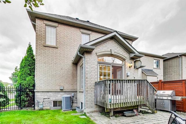2456 Prince Michael Dr, House attached with 3 bedrooms, 4 bathrooms and 4 parking in Oakville ON | Image 19