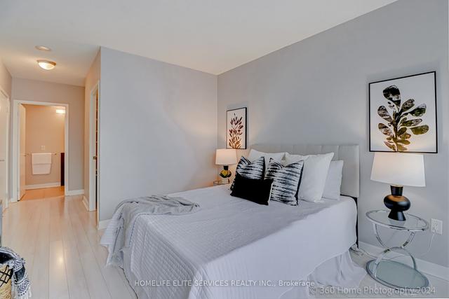 703 - 5 Mariner Terr, Condo with 2 bedrooms, 2 bathrooms and 1 parking in Toronto ON | Image 5