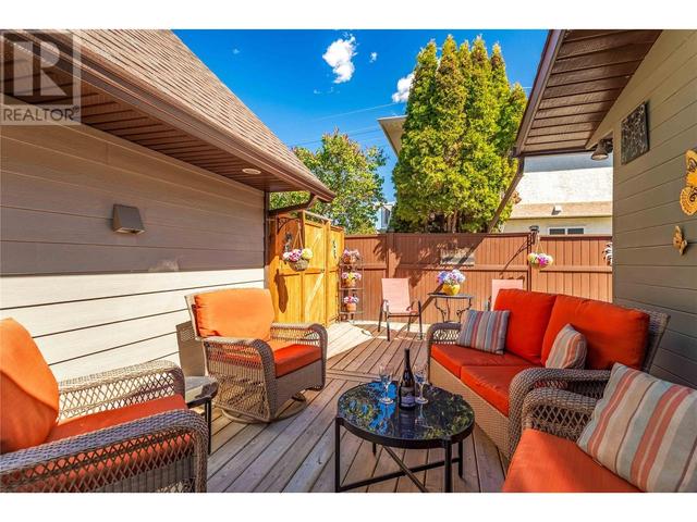 664 Patterson Avenue, House detached with 5 bedrooms, 3 bathrooms and 1 parking in Kelowna BC | Image 46