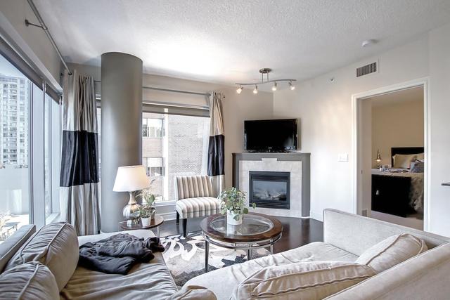 1108 - 920 5 Avenue Sw, Condo with 2 bedrooms, 2 bathrooms and 1 parking in Calgary AB | Image 5