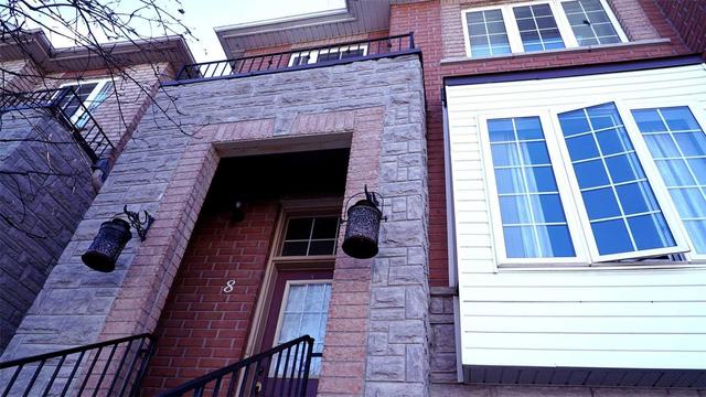 8 Tollgate Mews, House attached with 3 bedrooms, 4 bathrooms and 1 parking in Toronto ON | Image 2