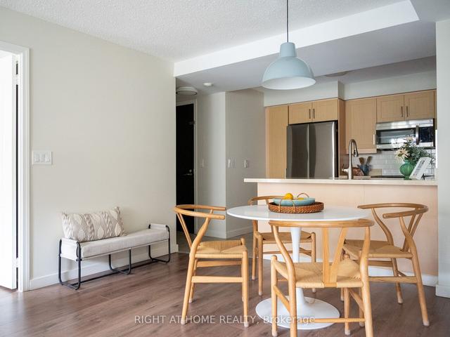 315 - 205 The Donway W, Condo with 2 bedrooms, 2 bathrooms and 1 parking in Toronto ON | Image 2