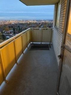1708 - 340 Dixon Rd, Condo with 2 bedrooms, 1 bathrooms and 1 parking in Toronto ON | Image 3