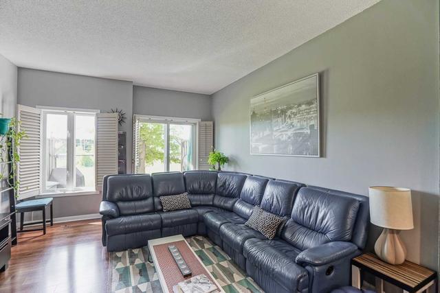 5 - 2 St. Moritz Way, Townhouse with 3 bedrooms, 3 bathrooms and 2 parking in Markham ON | Image 4