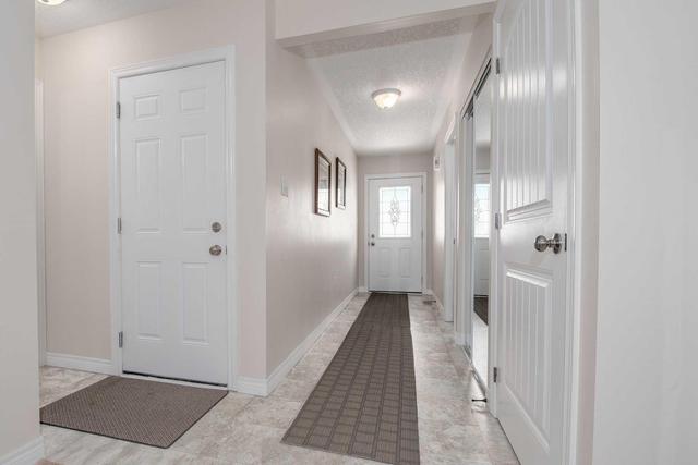 823 Jane Blvd, Townhouse with 2 bedrooms, 2 bathrooms and 1 parking in Midland ON | Image 3