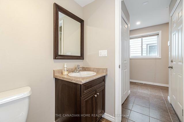 4993 St. Clair Ave, House semidetached with 3 bedrooms, 2 bathrooms and 3 parking in Niagara Falls ON | Image 7