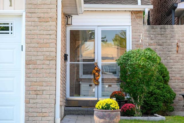 111 Chalfield Lane, House semidetached with 3 bedrooms, 2 bathrooms and 3 parking in Mississauga ON | Image 12