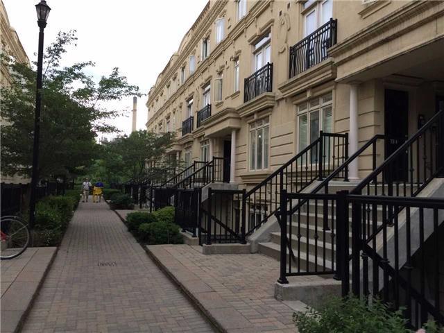 Th 11 - 68 Carr St, Townhouse with 2 bedrooms, 2 bathrooms and 1 parking in Toronto ON | Image 1