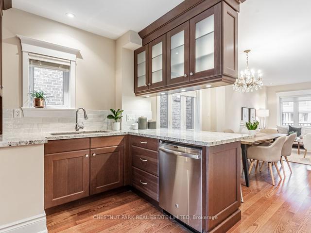 18 Taunton Rd, House semidetached with 2 bedrooms, 2 bathrooms and 1 parking in Toronto ON | Image 3
