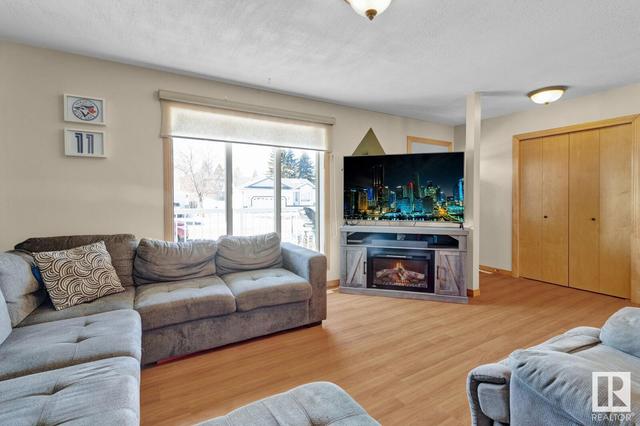 5228 54 Av, House detached with 3 bedrooms, 2 bathrooms and null parking in Mundare AB | Image 7