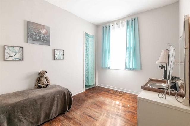 134 East 25th St, House detached with 2 bedrooms, 2 bathrooms and 4 parking in Hamilton ON | Image 5