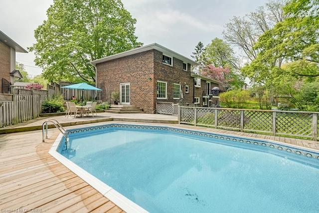 129 Sparling Court, House detached with 5 bedrooms, 2 bathrooms and 8 parking in Oakville ON | Image 27