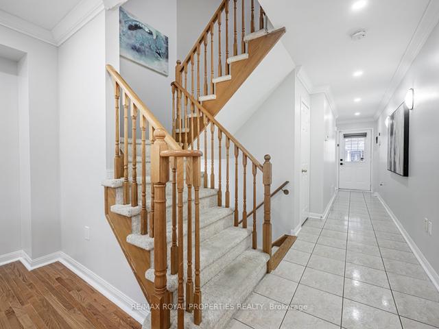 77 Torr Lane, Townhouse with 3 bedrooms, 3 bathrooms and 2 parking in Ajax ON | Image 2