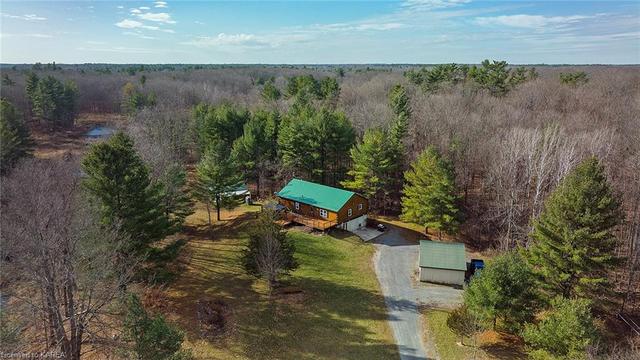2723 Desert Lake Road, House detached with 3 bedrooms, 2 bathrooms and 13 parking in South Frontenac ON | Image 38