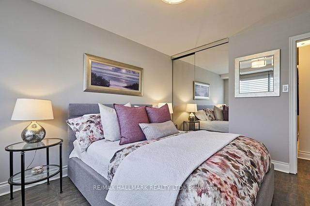 302 - 22 Shallmar Blvd, Condo with 2 bedrooms, 2 bathrooms and 1 parking in Toronto ON | Image 15