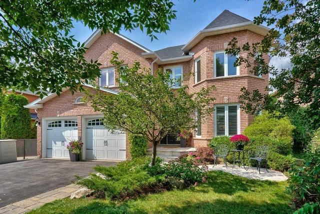 1351 Blackburn Dr, House detached with 4 bedrooms, 4 bathrooms and 6 parking in Oakville ON | Image 1