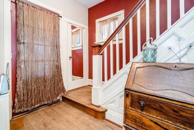 795 Ottawa St, House detached with 3 bedrooms, 2 bathrooms and 5 parking in Midland ON | Image 3
