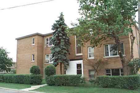 8 - 1 Tavistock Rd, Condo with 1 bedrooms, 1 bathrooms and 1 parking in Toronto ON | Image 1