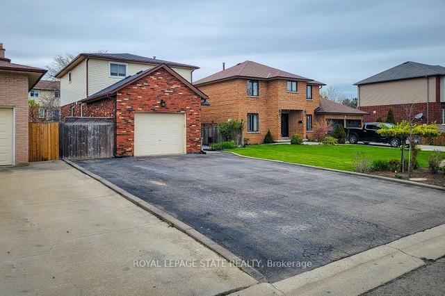 7 Vision Pl, House detached with 3 bedrooms, 2 bathrooms and 5 parking in Hamilton ON | Image 12