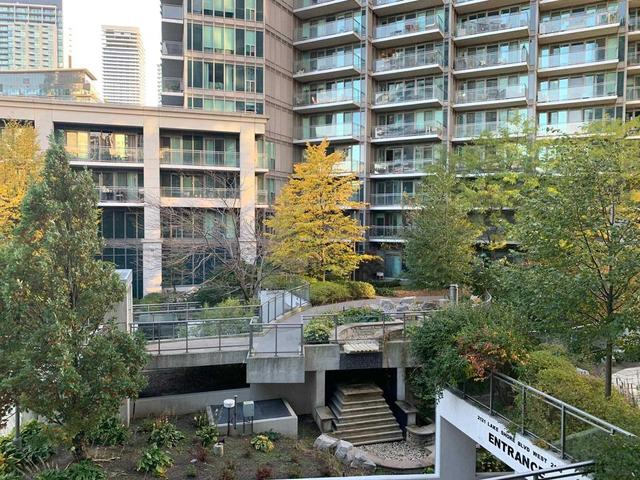 216 - 2119 Lake Shore Blvd W, Condo with 2 bedrooms, 2 bathrooms and 1 parking in Toronto ON | Image 8