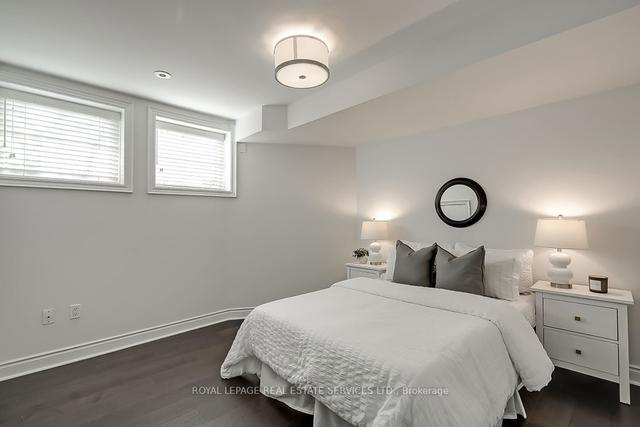 1 - 270 Van Dusen Blvd, House attached with 3 bedrooms, 4 bathrooms and 2 parking in Toronto ON | Image 29