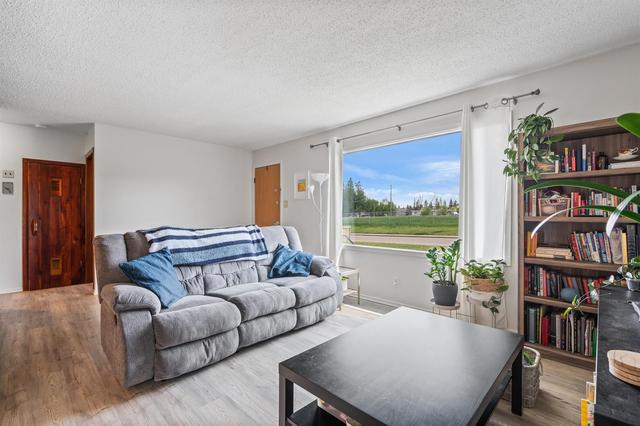 6312 33 Avenue Nw, House detached with 2 bedrooms, 1 bathrooms and 3 parking in Calgary AB | Image 7