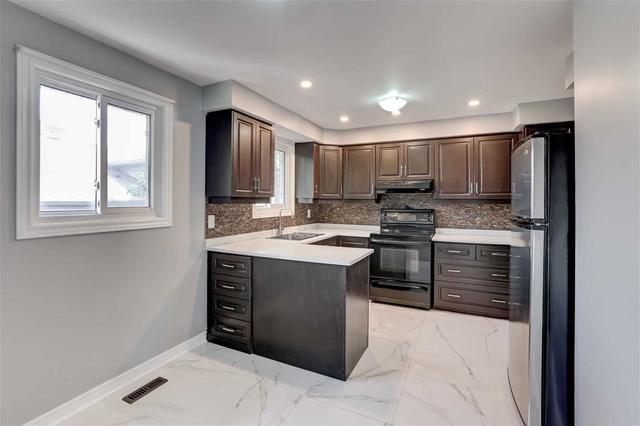 2686 Sherhill Dr, House semidetached with 3 bedrooms, 3 bathrooms and 3 parking in Mississauga ON | Image 4