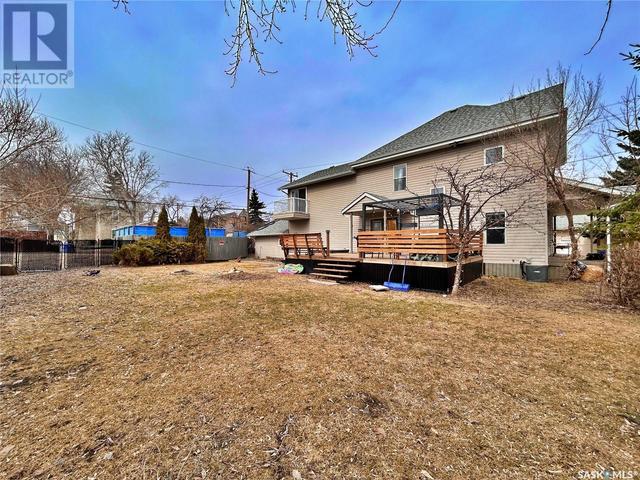 808 Main Street, House detached with 4 bedrooms, 3 bathrooms and null parking in Moosomin SK | Image 2