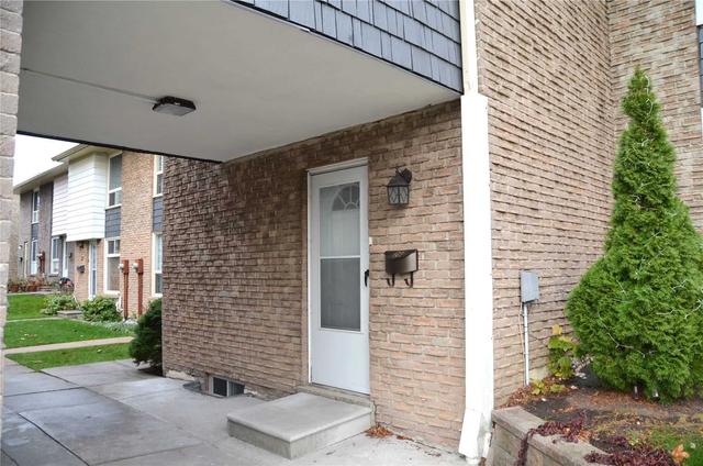 26 Lady Fernway Way, Townhouse with 3 bedrooms, 3 bathrooms and 1 parking in Toronto ON | Image 19