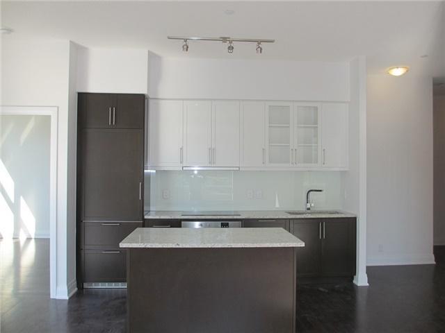 105 - 21 Clairtrell Rd, Condo with 2 bedrooms, 2 bathrooms and 1 parking in Toronto ON | Image 6