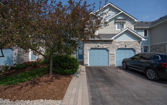 1035 On Bogart Circ, Townhouse with 2 bedrooms, 2 bathrooms and 2 parking in Newmarket ON | Image 1