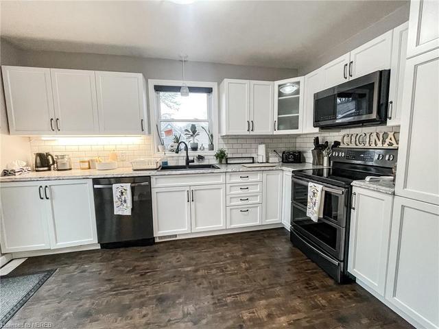 541 King Street W, House detached with 2 bedrooms, 1 bathrooms and 5 parking in North Bay ON | Image 25