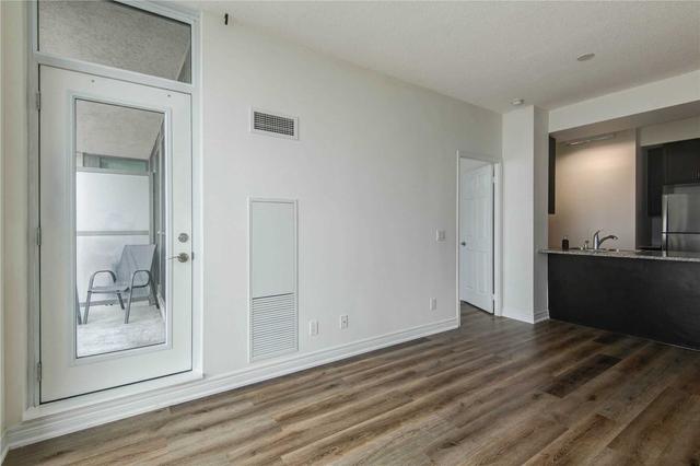1719 - 339 Rathburn Rd W, Condo with 1 bedrooms, 1 bathrooms and 1 parking in Mississauga ON | Image 2