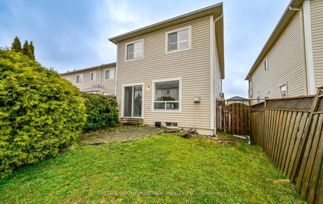 64 Barrister Ave, House attached with 3 bedrooms, 3 bathrooms and 2 parking in Whitby ON | Image 18