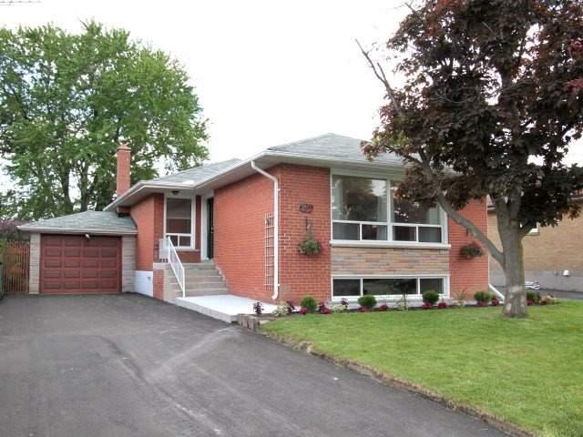80 Hollister Rd, House detached with 3 bedrooms, 2 bathrooms and 3 parking in Toronto ON | Image 1
