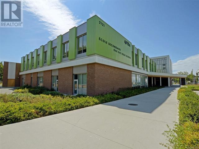 310 - 2285 Bowker Ave, Condo with 1 bedrooms, 1 bathrooms and 1 parking in Oak Bay BC | Image 26