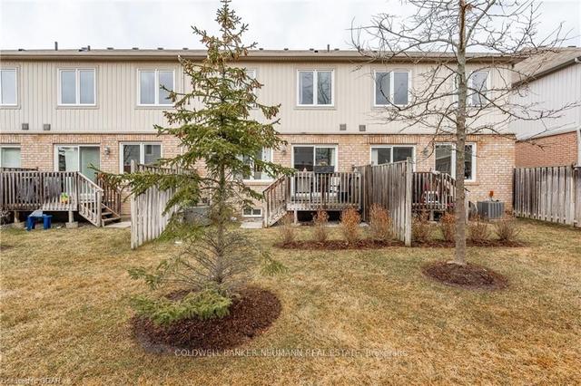 16 - 1035 Victoria Rd S, Townhouse with 3 bedrooms, 3 bathrooms and 2 parking in Guelph ON | Image 14