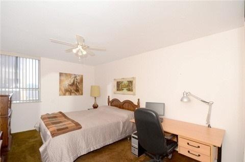 2117 - 1 Massey Sq, Condo with 1 bedrooms, 1 bathrooms and 1 parking in Toronto ON | Image 9