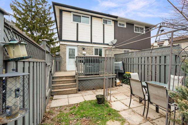 245 Vancouver St, House semidetached with 3 bedrooms, 2 bathrooms and 4 parking in Oshawa ON | Image 20