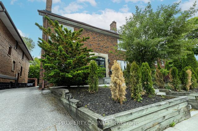 2 - 963 Avenue Rd, House detached with 2 bedrooms, 1 bathrooms and 1 parking in Toronto ON | Image 14