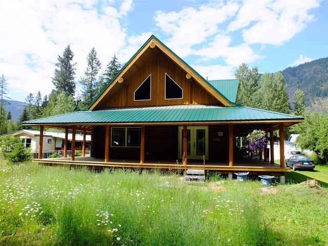 6180 Kitchener Rd, House detached with 2 bedrooms, 2 bathrooms and 7 parking in Central Kootenay B BC | Image 10