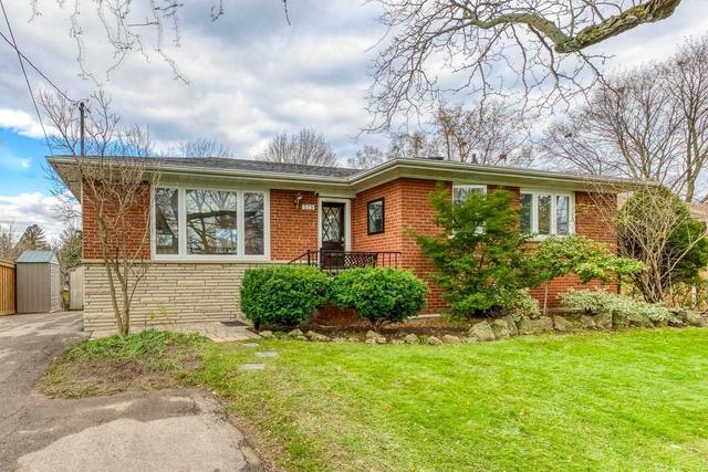 579 Lees Lane, House detached with 3 bedrooms, 2 bathrooms and 9 parking in Oakville ON | Image 1