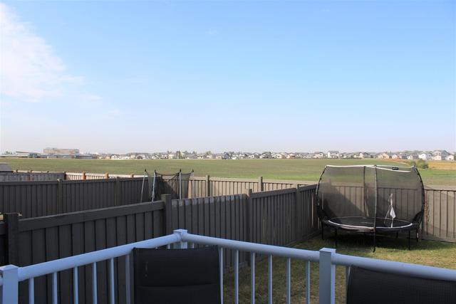 12654 103b Street, Home with 3 bedrooms, 2 bathrooms and 2 parking in Grande Prairie AB | Image 10