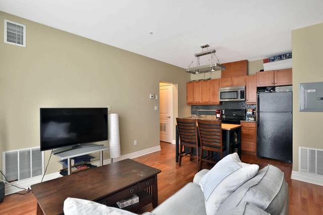 303 - 459 Kerr St, Condo with 1 bedrooms, 1 bathrooms and 1 parking in Oakville ON | Image 6