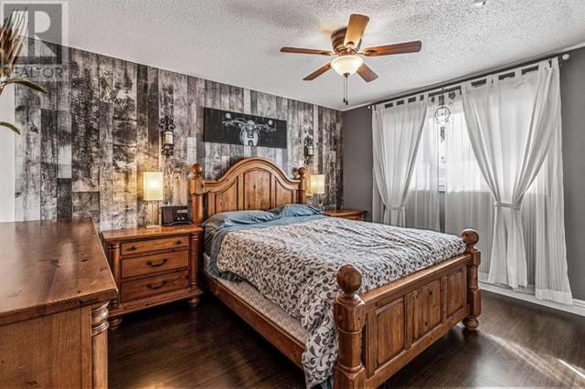 135 Rundlehorn Crescent Ne, House detached with 4 bedrooms, 2 bathrooms and 3 parking in Calgary AB | Image 9
