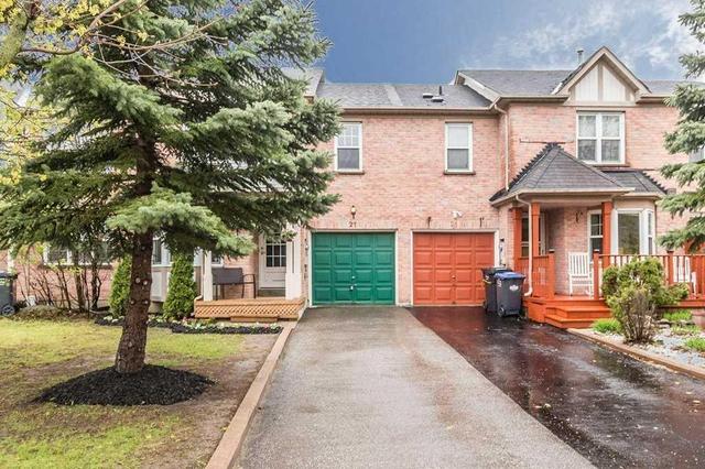 27 Desert Sand Dr, House attached with 4 bedrooms, 2 bathrooms and 3 parking in Brampton ON | Image 1
